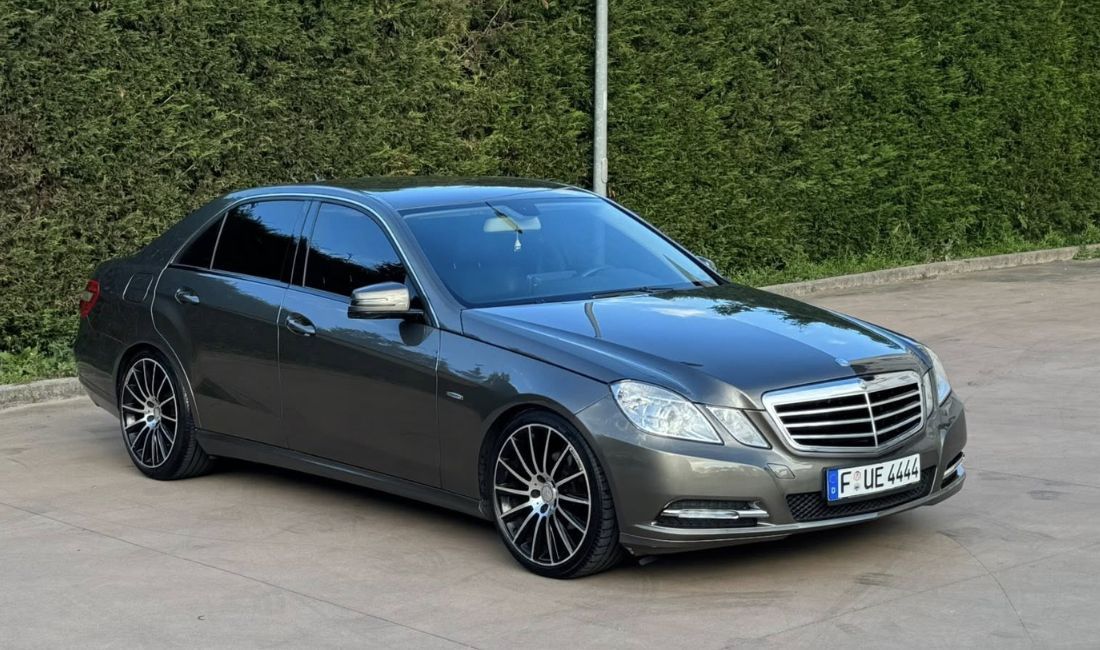 Makina ne shitje ne Tirane, Mercedes-Benz, 2011 Diesel,Kambio Automatik Pagesa 10,500  Euro.