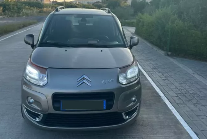 Auto in Vendita a Tirana - 2,950 Euro