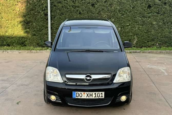 Auto in Vendita a Tirana - 2,600 Euro