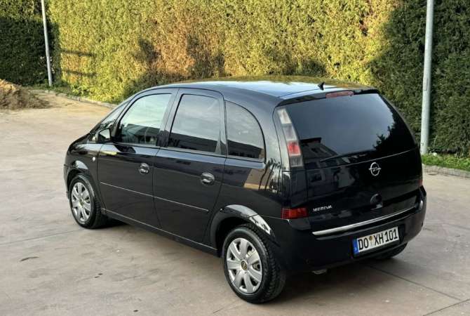 Auto in Vendita a Tirana - 2,600 Euro