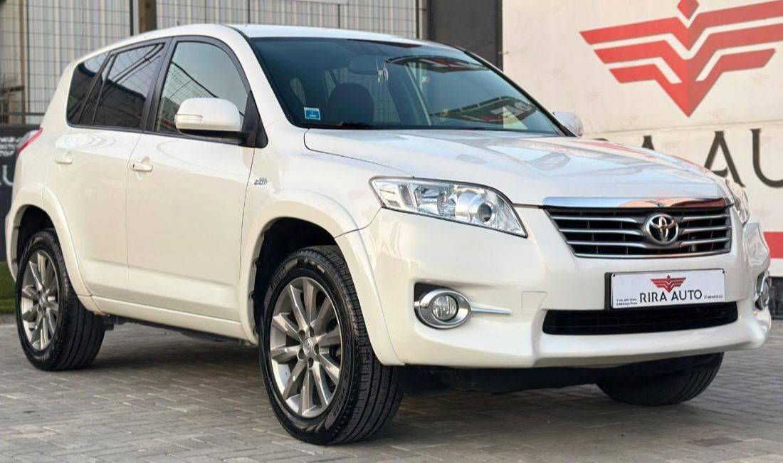 Auto in Vendita a Tirana, Toyota, 2012 Diesel,Kambio Automatik Pagamento 9,900  Euro.