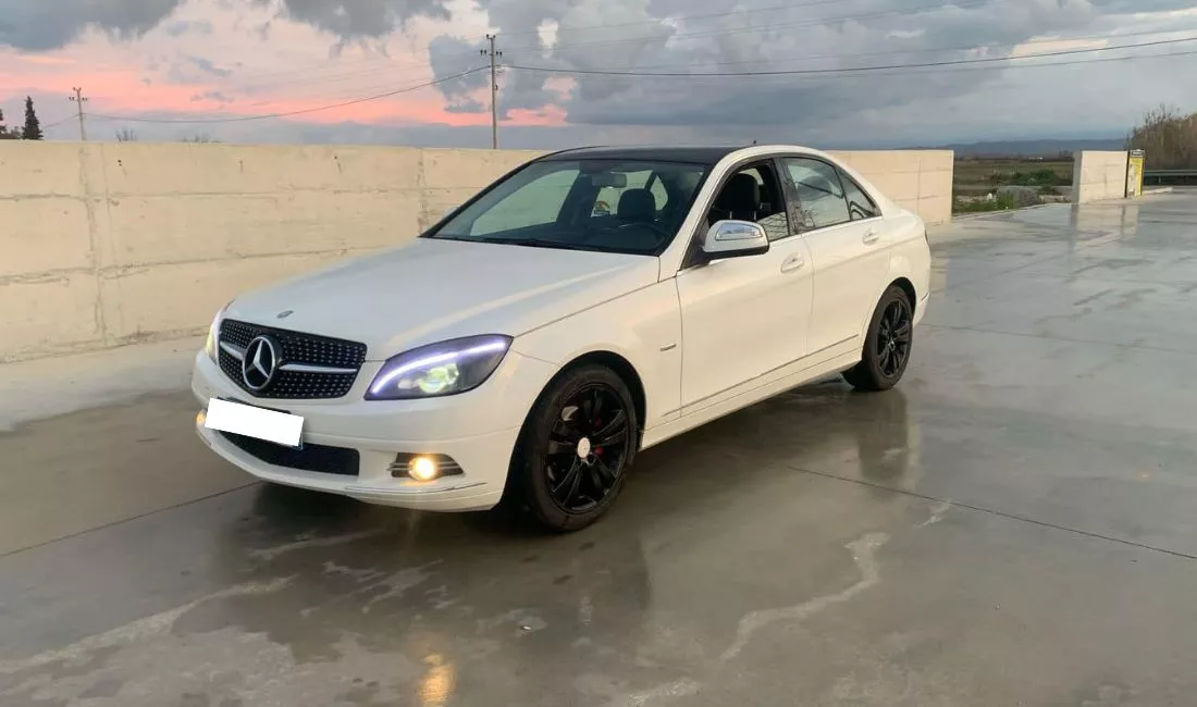 Auto in Vendita a Durazzo, Mercedes-Benz, 2007 Diesel,Kambio Manual Pagamento 5,900  Euro.