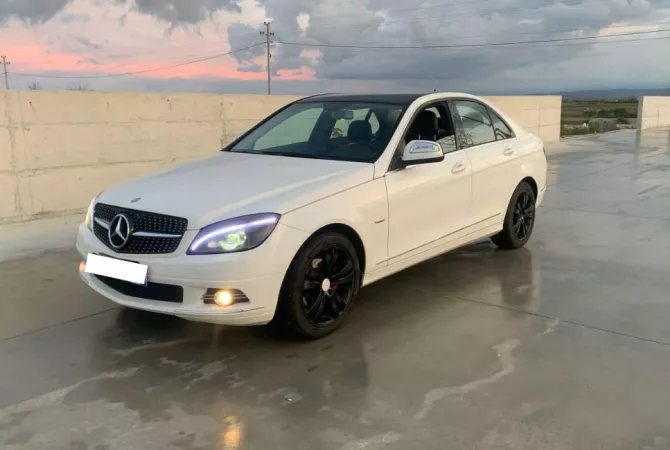 Auto in Vendita a Durazzo - 5,900 Euro