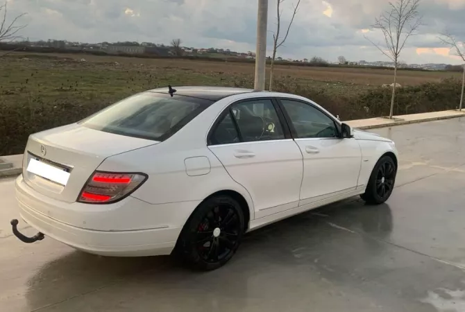 Auto in Vendita a Durazzo - 5,900 Euro