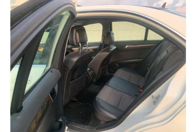 Auto in Vendita a Durazzo, Mercedes-Benz, 2007 Diesel,Kambio Manual Pagamento 5,900  Euro.