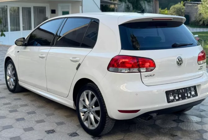 Auto in Vendita a Tirana - 6,700 Euro