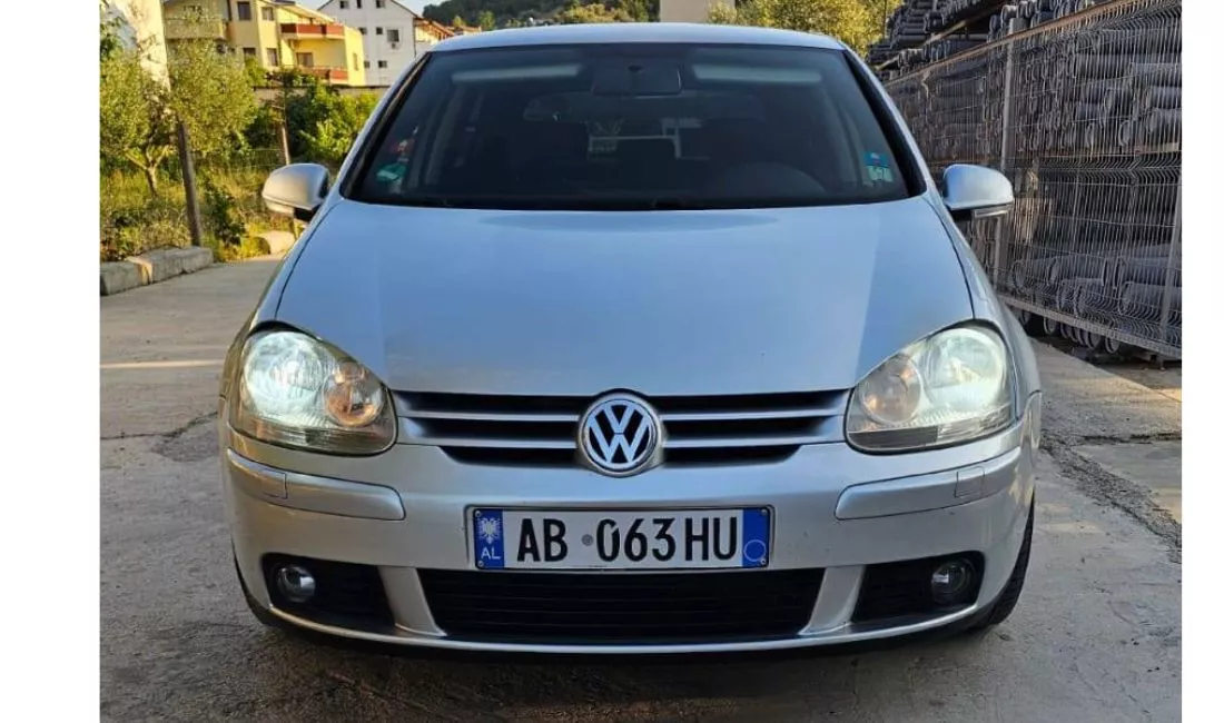 Auto in Vendita a Tirana, Volkswagen, 2006 gasoline-gas,Kambio Automatik Pagamento 3,500  Euro.