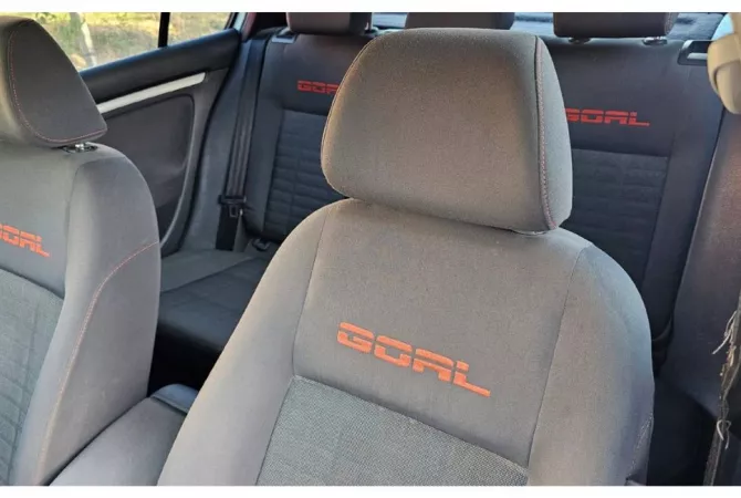 Auto in Vendita a Tirana, Volkswagen, 2006 gasoline-gas,Kambio Automatik Pagamento 3,500  Euro.