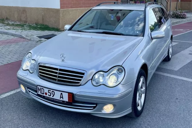 Auto in Vendita a Tirana - 400,000 Leke