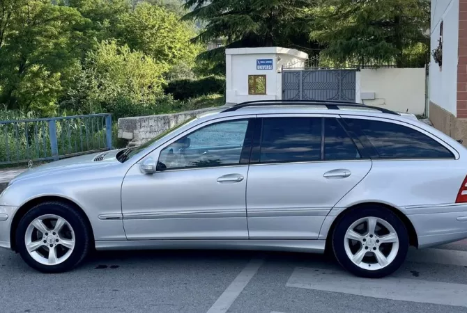 Auto in Vendita a Tirana - 400,000 Leke