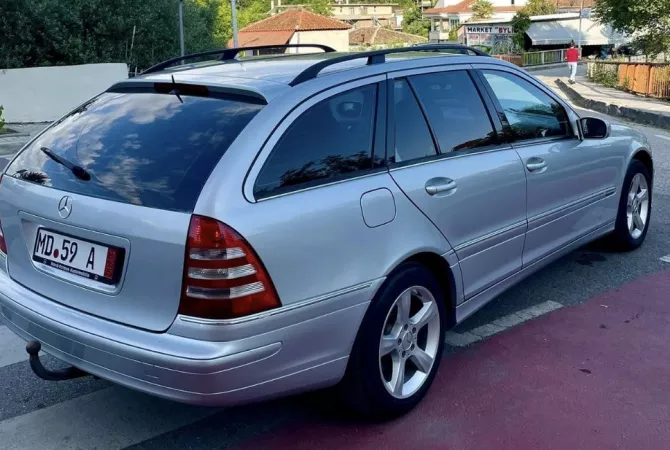 Auto in Vendita a Tirana - 400,000 Leke