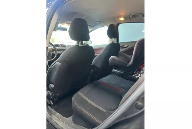 Auto in Vendita a Fier - 3,700 Euro