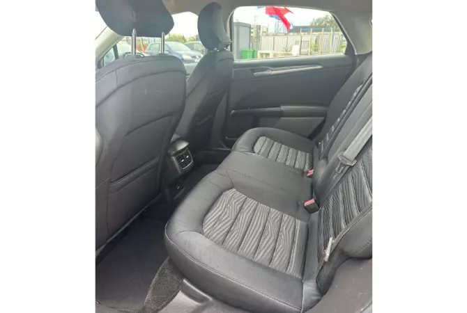 Auto in Vendita a Tirana, Ford, 2016 gasoline-gas,Kambio Automatik Pagamento 7,800  Euro.