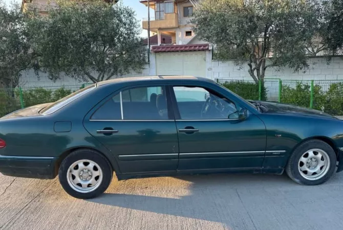 Auto in Vendita a Tirana - 1,800 Euro