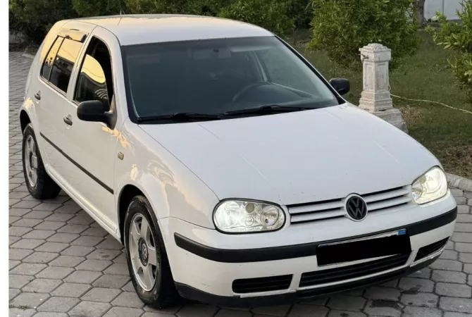 Auto in Vendita a Tirana - 2,200 Euro