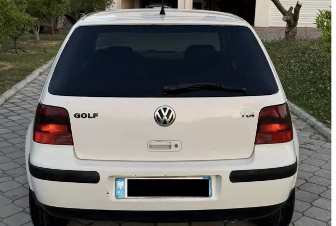 Auto in Vendita a Tirana - 2,200 Euro