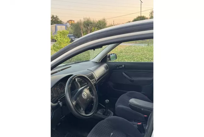 Auto in Vendita a Tirana - 2,200 Euro