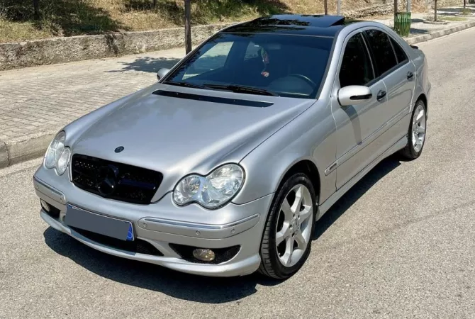 Makina ne shitje ne Tirane - 3,999 Euro