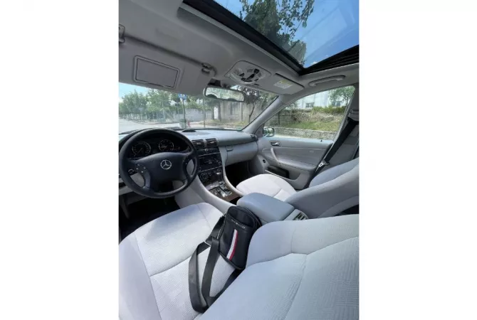 Auto in Vendita a Fier - 5,200 Euro