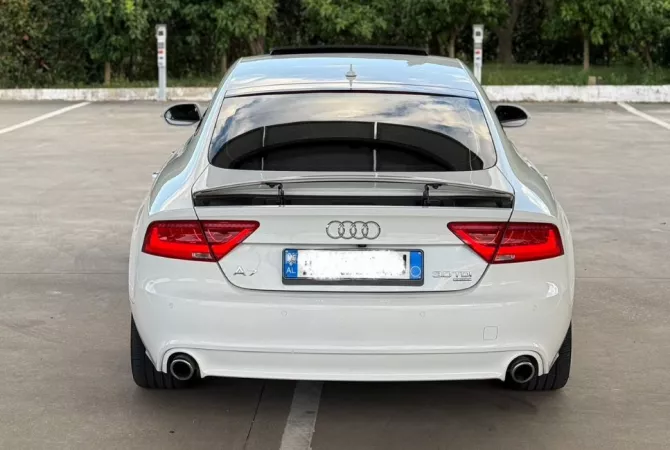 Auto in Vendita a Tirana - 13,400 Euro