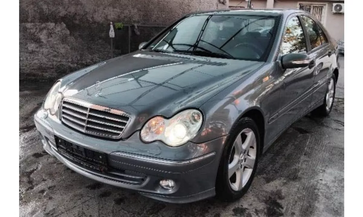 Auto in Vendita a Tirana, Mercedes-Benz, 2004 Diesel,Kambio Automatik Pagamento 4,500  Euro.