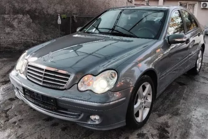 Auto in Vendita a Tirana - 4,500 Euro