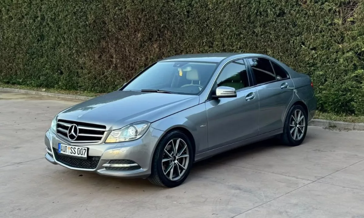 Auto in Vendita a Tirana, Mercedes-Benz, 2012 Diesel,Kambio Automatik Pagamento 9,500  Euro.