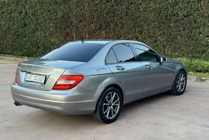 Auto in Vendita a Tirana - 9,500 Euro