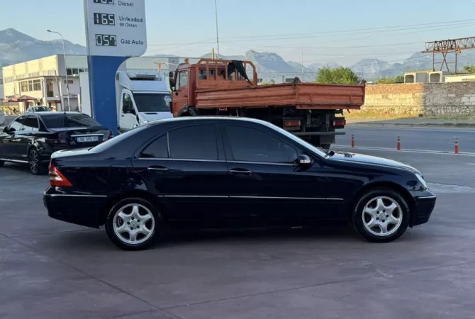 Auto in Vendita a Tirana, Mercedes-Benz, 2005 gasoline-gas,Kambio Automatik Pagamento 4,900  Euro.