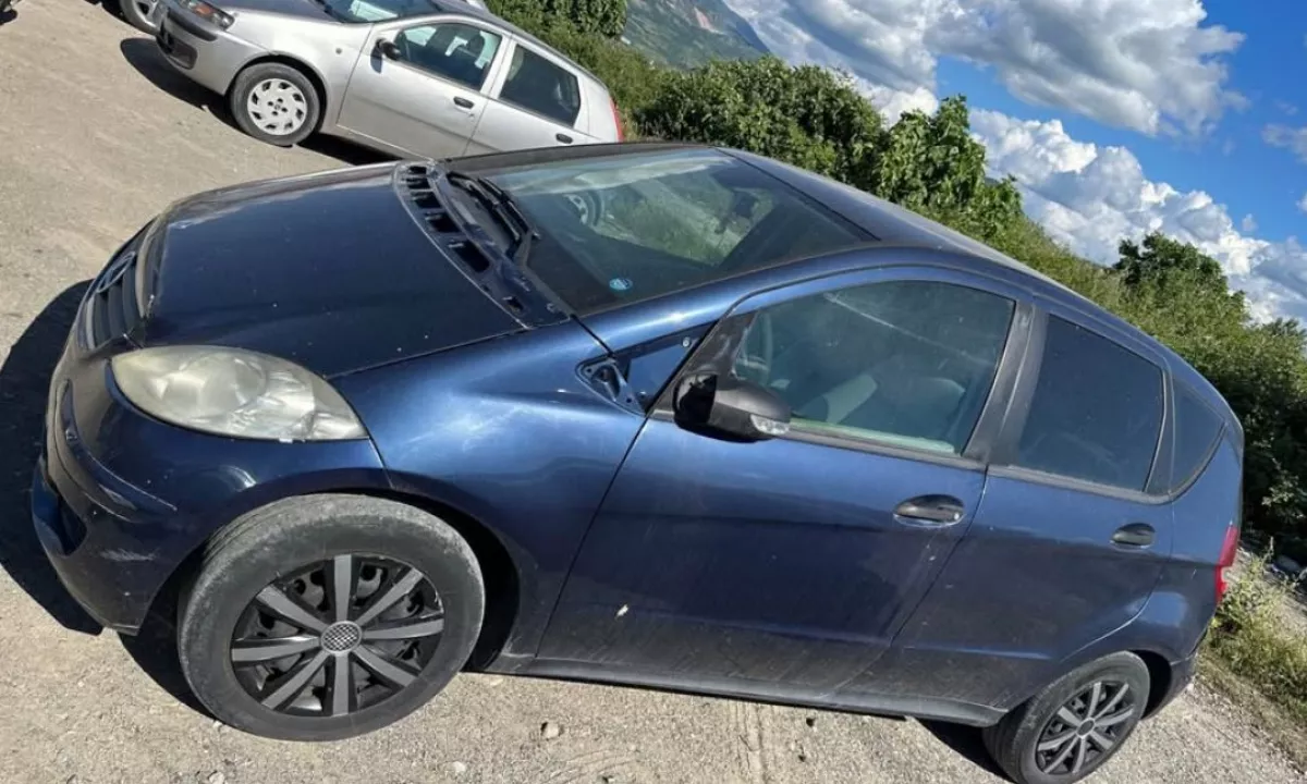 Auto in Vendita a Tirana, Mercedes-Benz, 2007 gasoline-gas,Kambio Manual Pagamento 2,400  Euro.