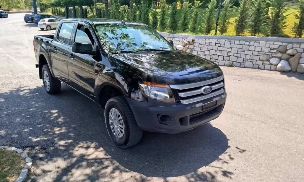 Auto in Vendita a Tirana, Ford, 2012 Diesel,Kambio Manual Pagamento 9,300  Euro.