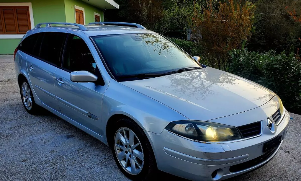 Auto in Vendita a Tirana, Renault, 2007 Diesel,Kambio Automatik Pagamento 2,400  Euro.
