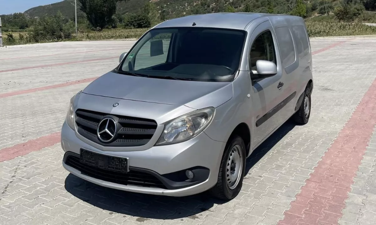 Auto in Vendita a Tirana, Mercedes-Benz, 2015 Diesel,Kambio Manual Pagamento 6,700  Euro.