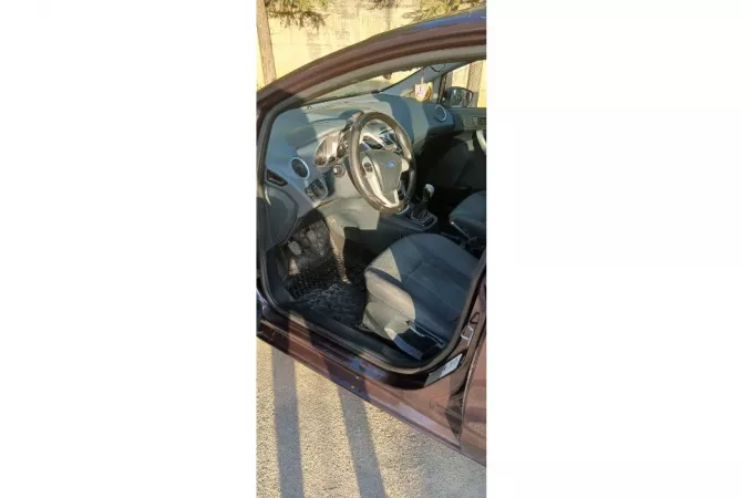 Auto in Vendita a Tirana - 330,000 Leke