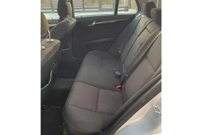 Auto in Vendita a Tirana, Mercedes-Benz, 2009 Diesel,Kambio Automatik Pagamento 5,200  Euro.