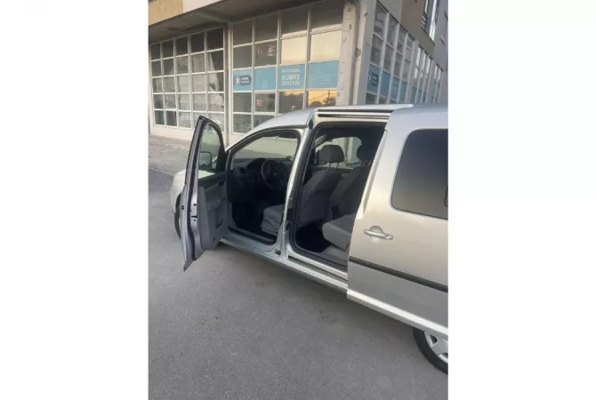 Auto in Vendita a Tirana - 6,000 Euro