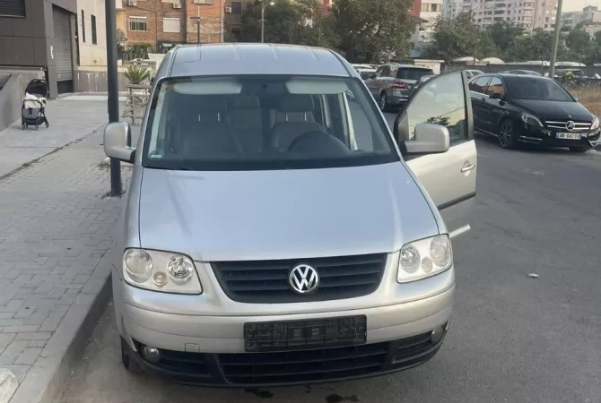 Auto in Vendita a Tirana - 6,000 Euro