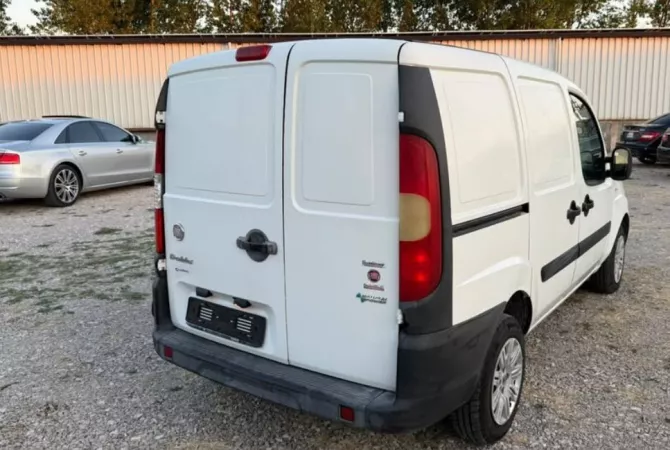 Auto in Vendita a Tirana - 4,999 Euro