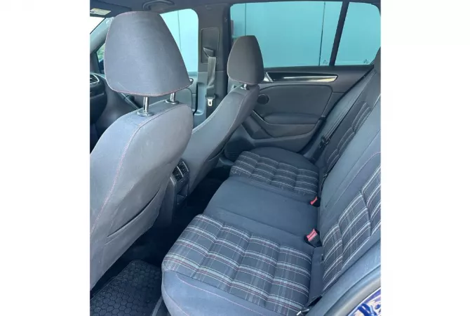 Auto in Vendita a Tirana, Volkswagen, 2012 Benzine,Kambio Automatik Pagamento 6,800  Euro.