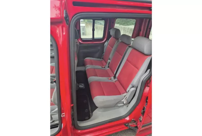 Auto in Vendita a Tirana, Volkswagen, 2008 Benzine,Kambio Automatik Pagamento 4,500  Euro.