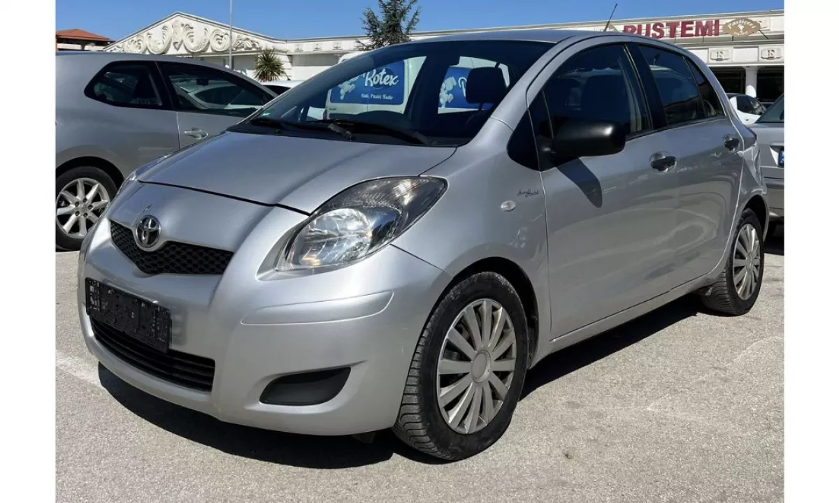 Auto in Vendita a Tirana, Toyota, 2009 Benzine,Kambio Manual Pagamento 3,550  Euro.