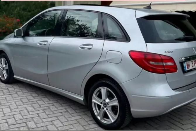 Auto in Vendita a Tirana - 9,000 Euro