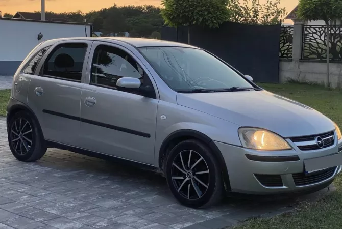 Auto in Vendita a Tirana - 3,800 Euro