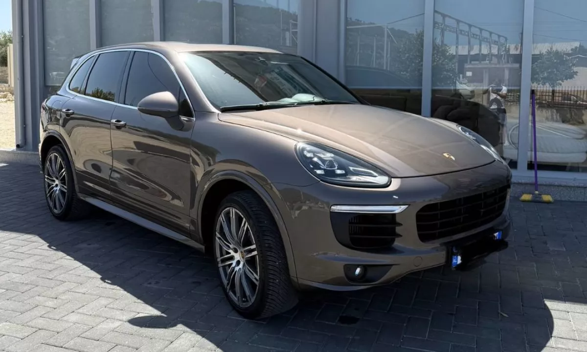 Auto in Vendita a Tirana, Porsche, 2016 Diesel,Kambio Automatik Pagamento 41,000  Euro.