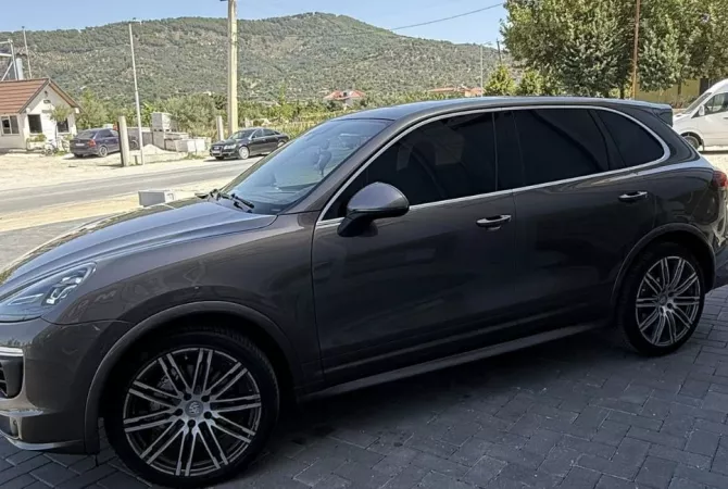 Auto in Vendita a Tirana - 41,000 Euro