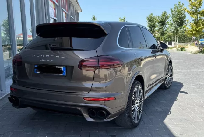 Auto in Vendita a Tirana, Porsche, 2016 Diesel,Kambio Automatik Pagamento 41,000  Euro.