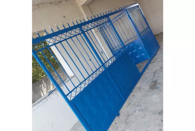 Different articles a Durazzo - 38,000 Leke