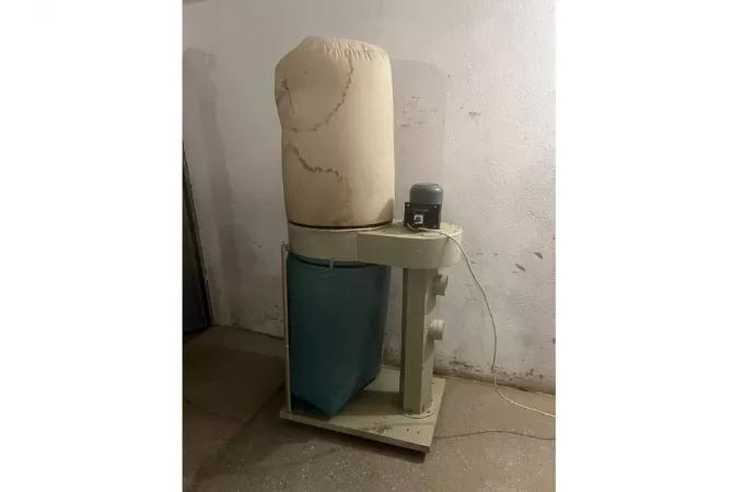 Different articles a Tirana - 320 Euro