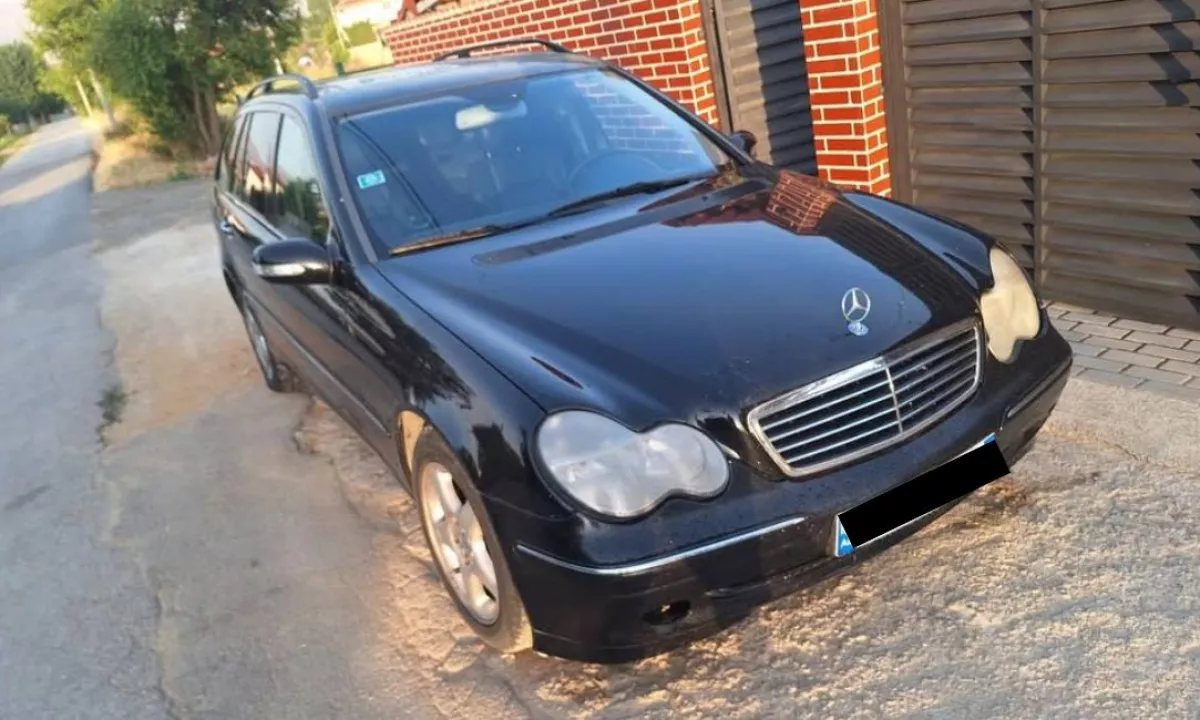 Auto in Vendita a Koriza, Mercedes-Benz, 2004 gasoline-gas,Kambio Automatik Pagamento 2,800  Euro.