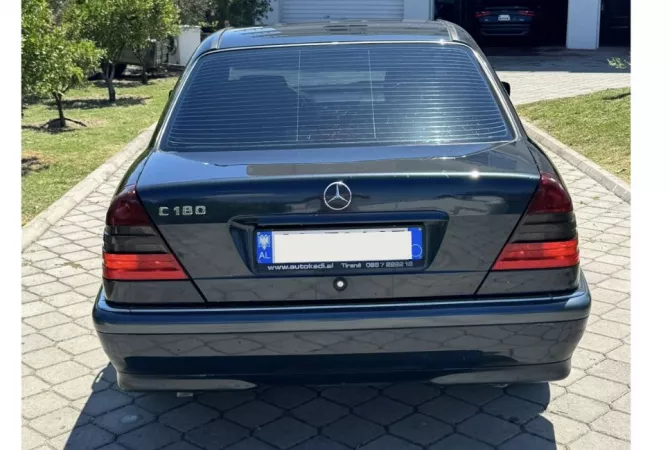 Auto in Vendita a Tirana - 3,200 Euro